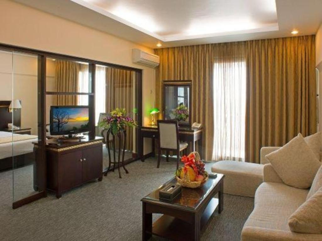 Huu Nghi Hotel Хайфон Экстерьер фото