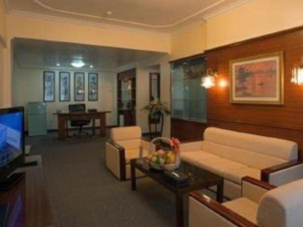 Huu Nghi Hotel Хайфон Экстерьер фото