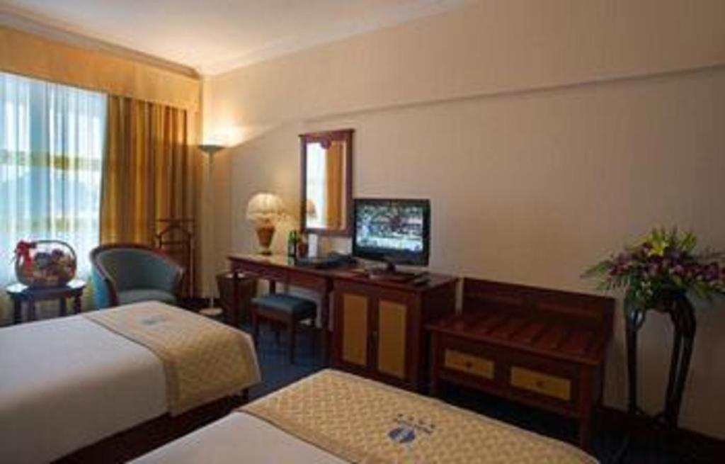 Huu Nghi Hotel Хайфон Экстерьер фото