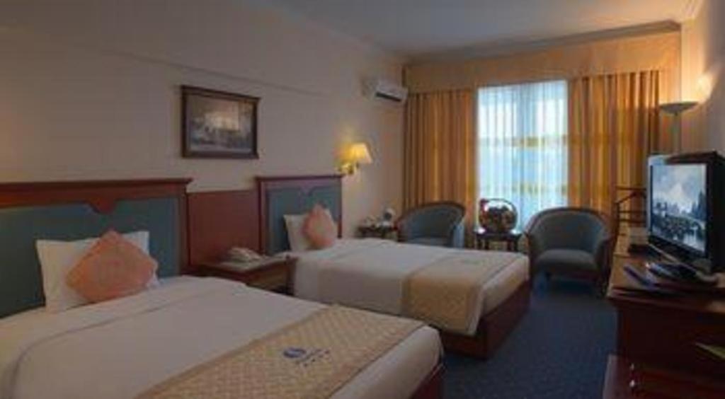 Huu Nghi Hotel Хайфон Экстерьер фото