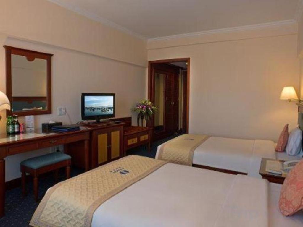 Huu Nghi Hotel Хайфон Экстерьер фото