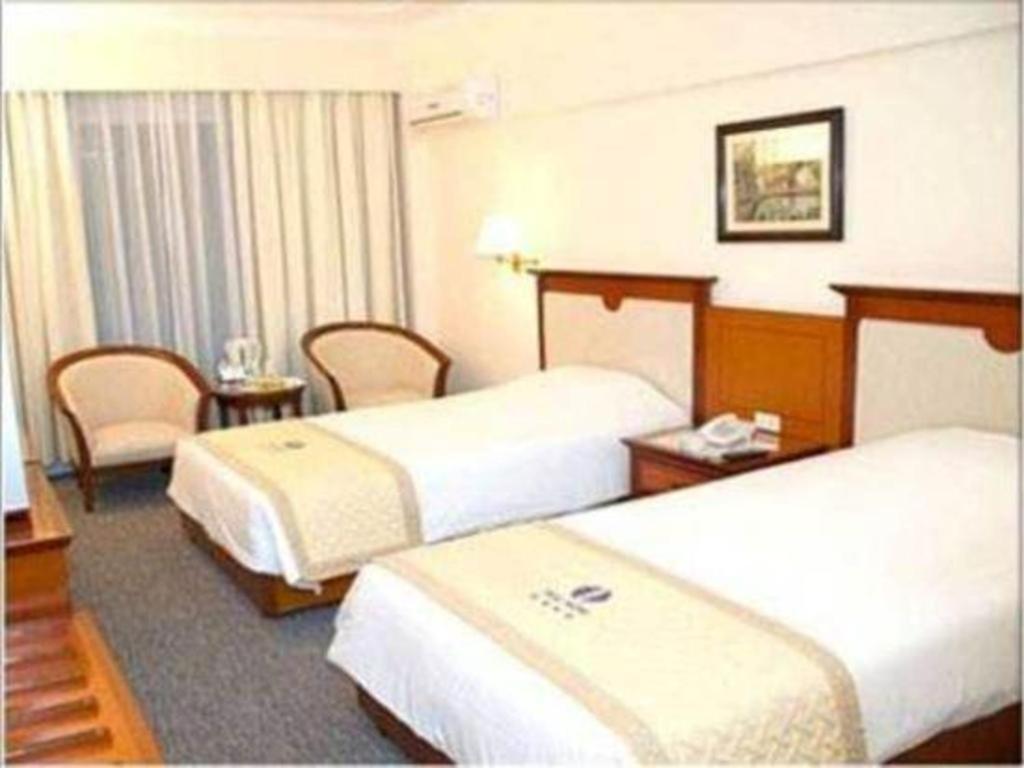 Huu Nghi Hotel Хайфон Экстерьер фото