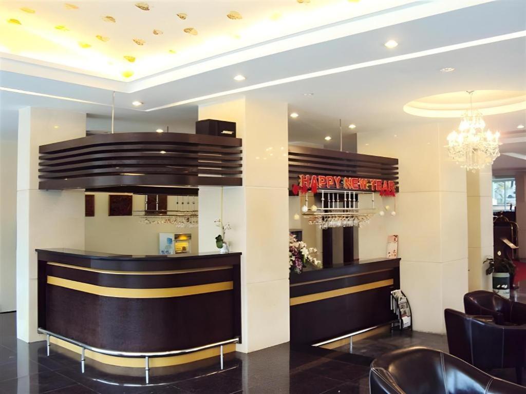 Huu Nghi Hotel Хайфон Экстерьер фото