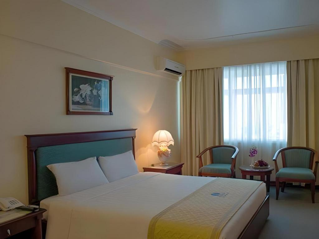 Huu Nghi Hotel Хайфон Экстерьер фото