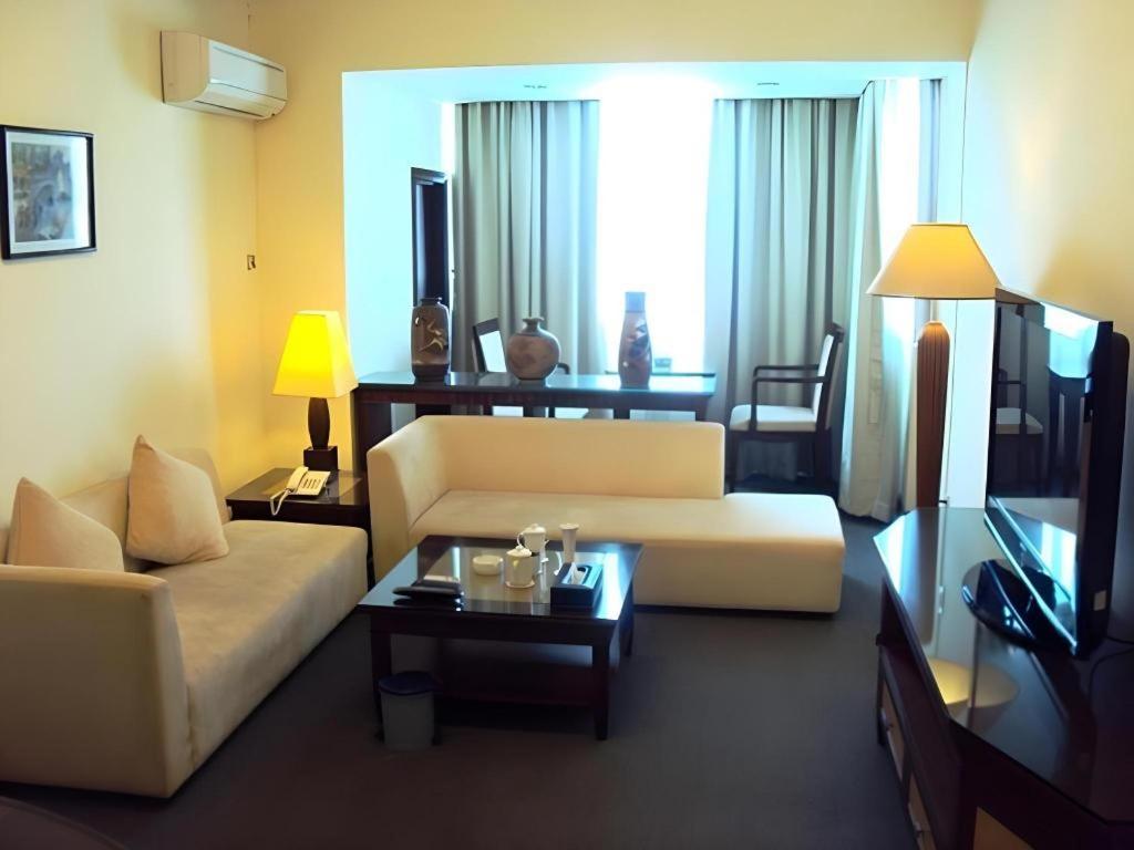 Huu Nghi Hotel Хайфон Экстерьер фото