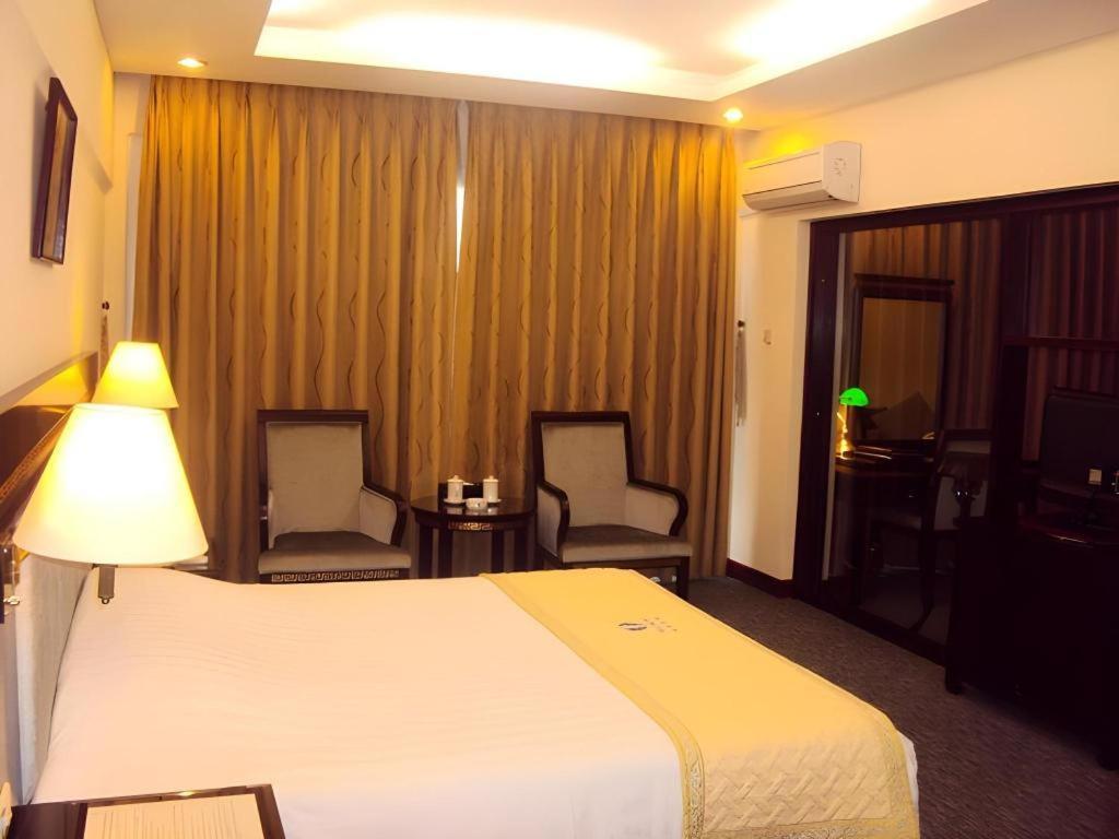 Huu Nghi Hotel Хайфон Экстерьер фото